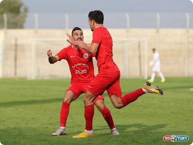 ניר עזריה חוגג את הראשון (נזיה סולטאן)